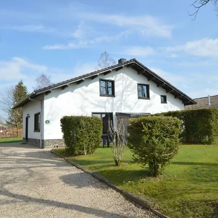 Vakantiehuis Spacious Holiday In Mont With Garden *