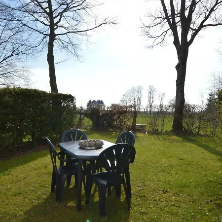 Vakantiehuis Spacious Holiday In Mont With Garden *